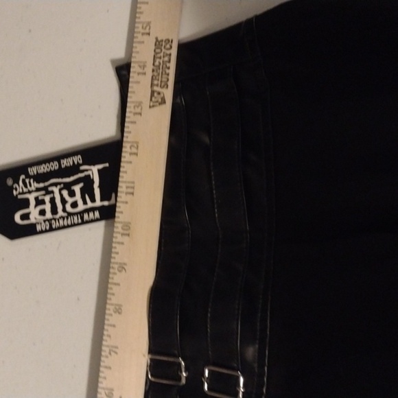 Tripp NYC size small double belted black skirt - Picture 9 of 10